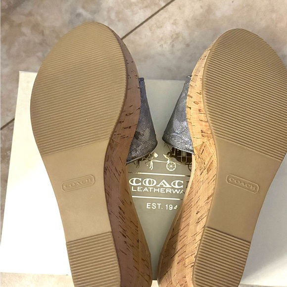 Authentic NIB COACH JOANE A8109 Silver Size 7 $150 - Picture 6 of 7